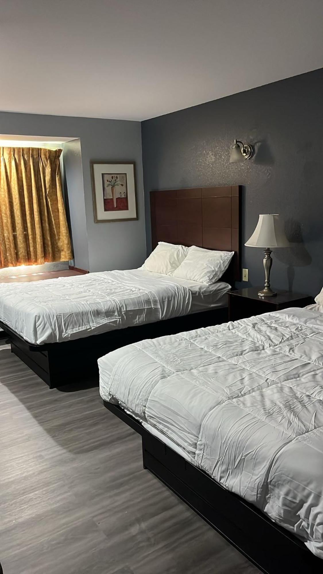 Blisspoint Inn & Suites, Northwood Eksteriør billede